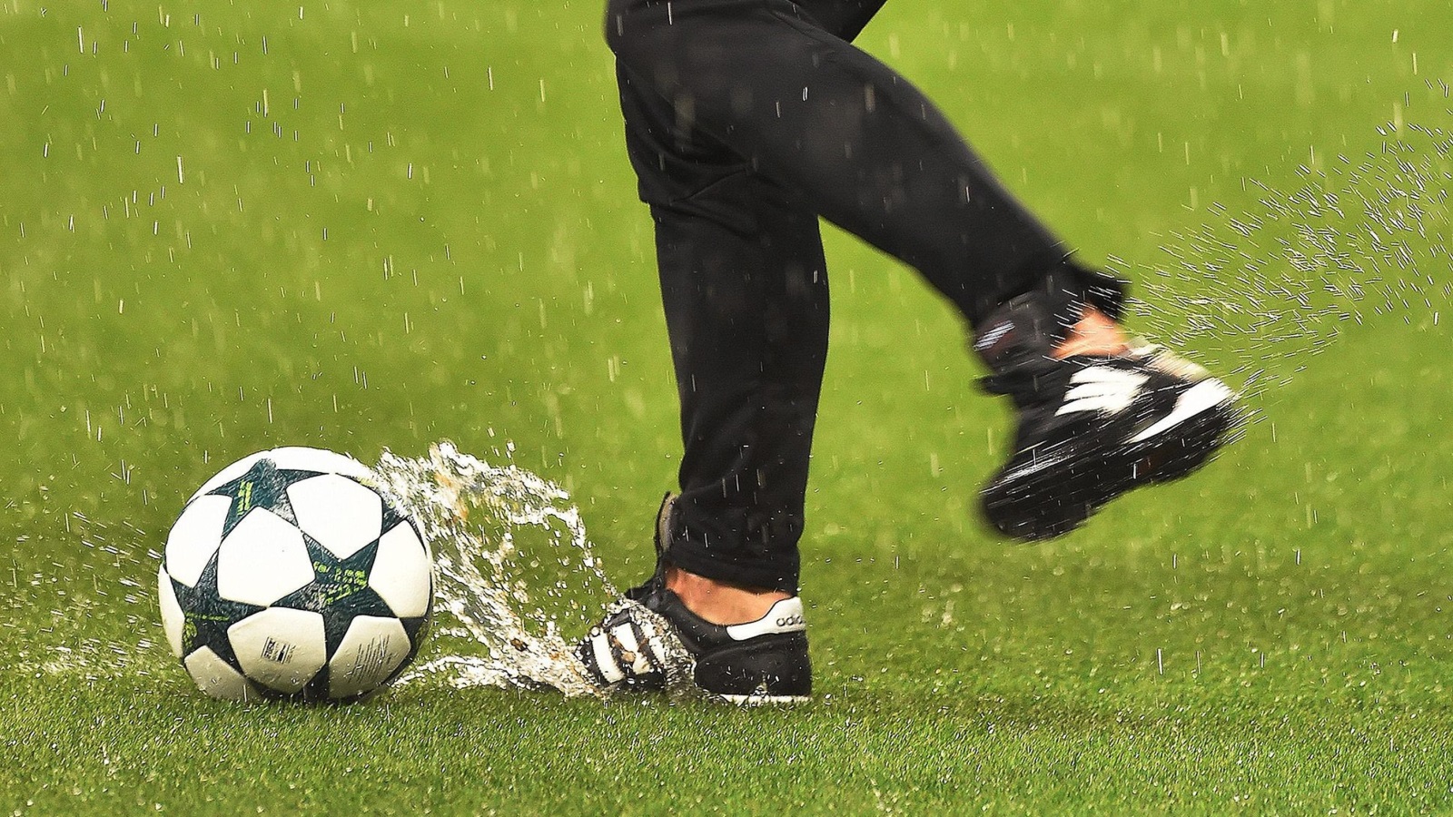 أرقام صادمة عن محترفي كرة القدم