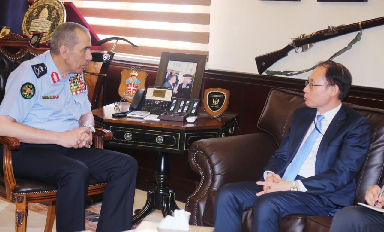 الحمود يستقبل لي بوم يون