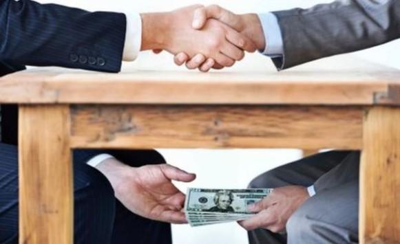 «عمليات مكافحة الفساد» تحبط عملية رشوة..