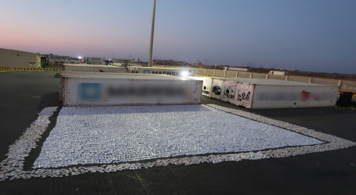 مصر تحبط تهريب شحنة مخدرات بقيمة