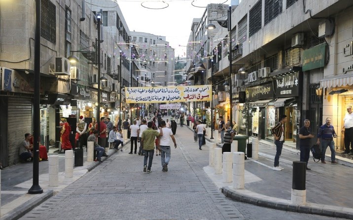 الشواربه يفتتح مشروع تأهيل شارع الملك