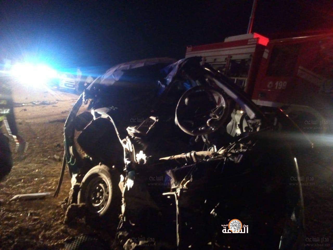 4 وفيات بتصادم باص صغير وشاحنة