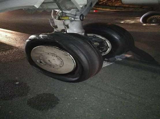 نيويورك.. حادث إطارات «مخيف» لطائرة ركاب