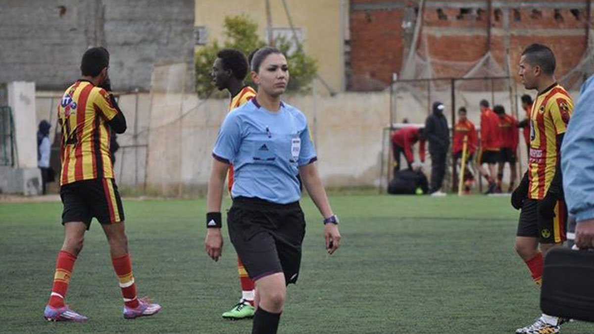 سيدة تدخل تاريخ كرة القدم العربية