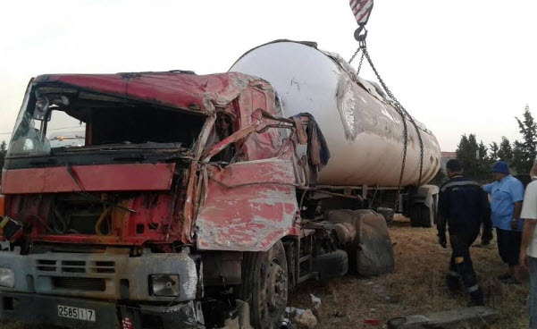 رأس النقب.. إصابة إثر تدهور صهريج