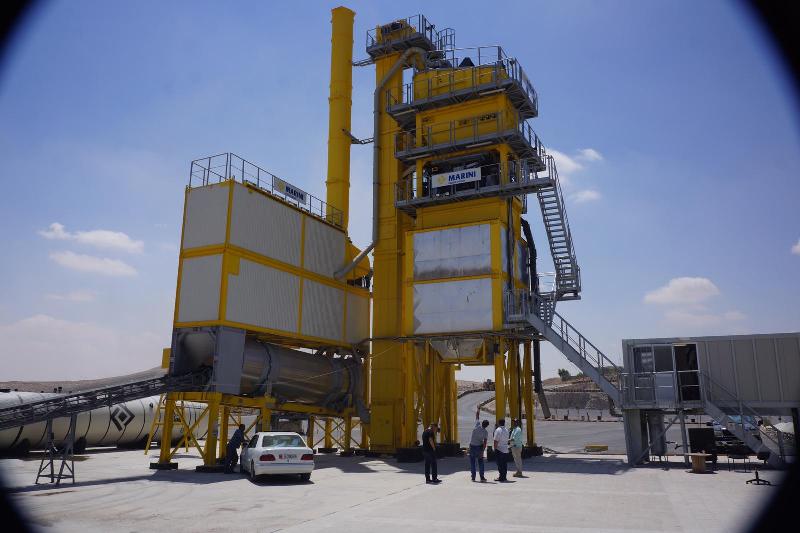 الأمانة تدخل للعمل خلاطة اسفلتية بقدرة