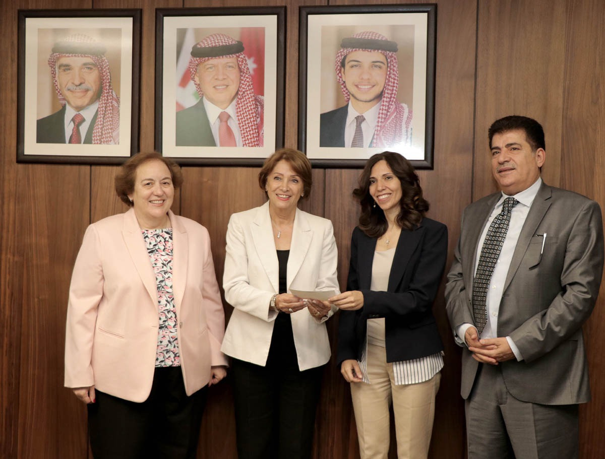 مجلس الأعيان يقدم دعما ماليا لصالح