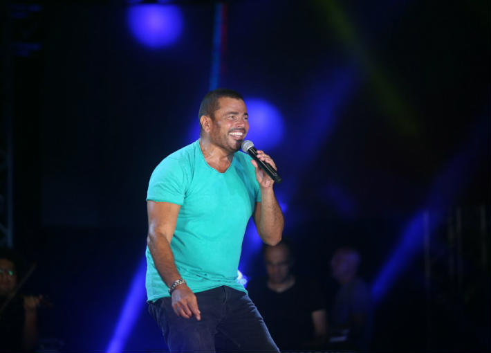 عمرو دياب يتقدم بشكوى ضد 5