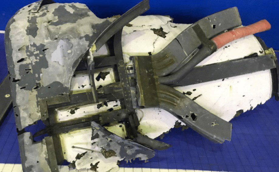 إيران تنشر «دليلها».. وتعرض حطام الطائرة