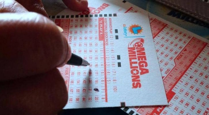 طليقته لم ترحمه.. بعد فوزه بـ80