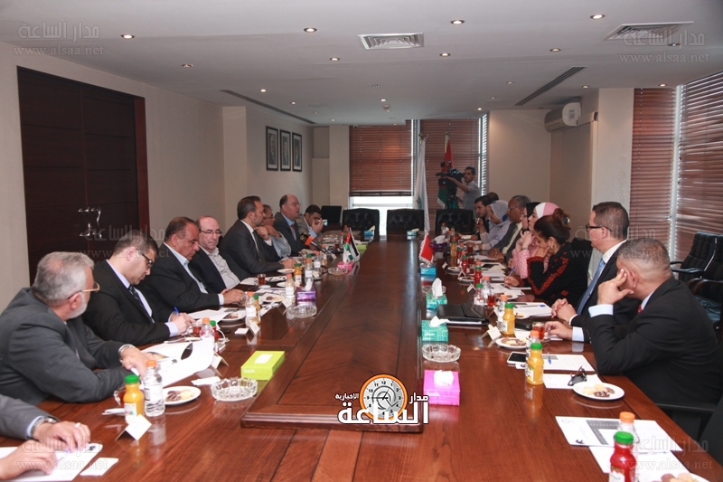 وفد برلماني مغربي يبحث بغرفة تجارة