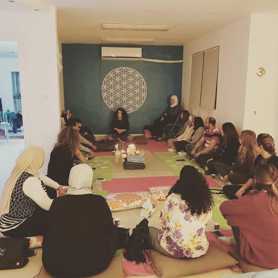 «مركز ثيا» يدعو الإعلاميين لـ «جلسة