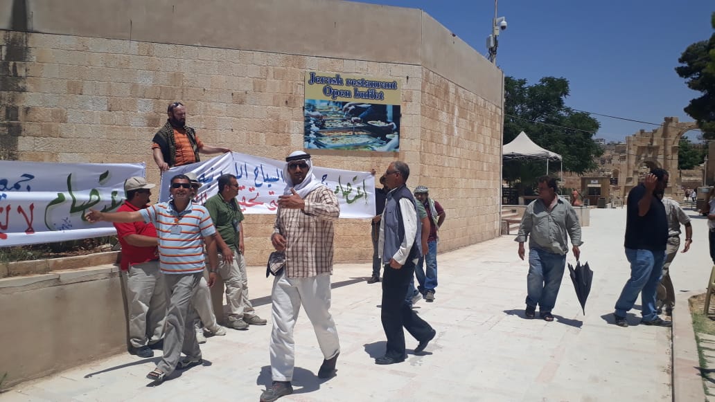 الأدلاء السياحيون يعتصمون في عمّان وجرش