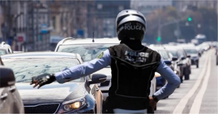 القبض على مطلوب صدم دراجة رجل