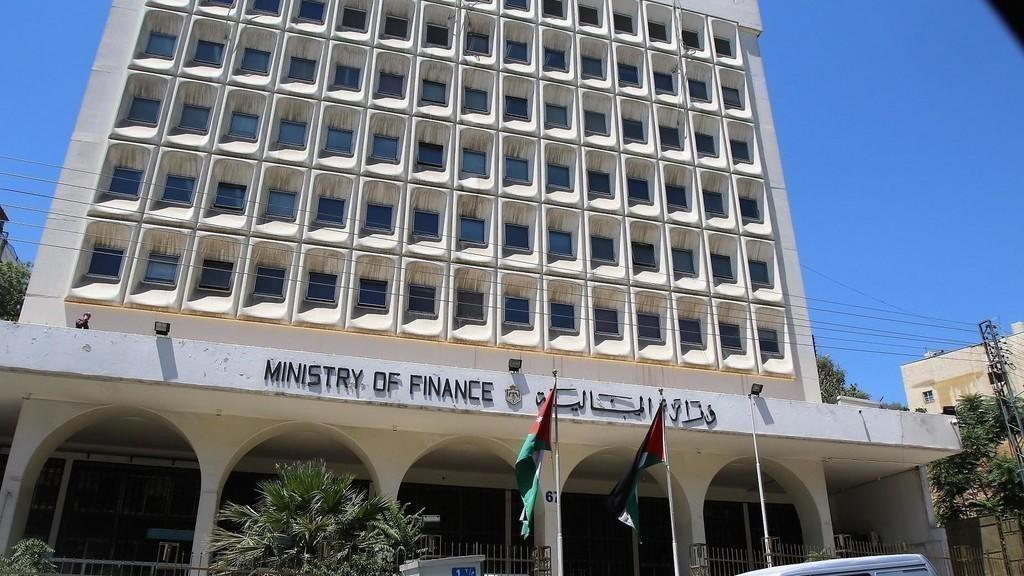 المالية تسدد الدعم والرديات الضريبية وتسوي