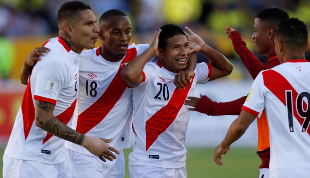 بيرو تهزم اوروغواي وتتأهل لنصف نهائي