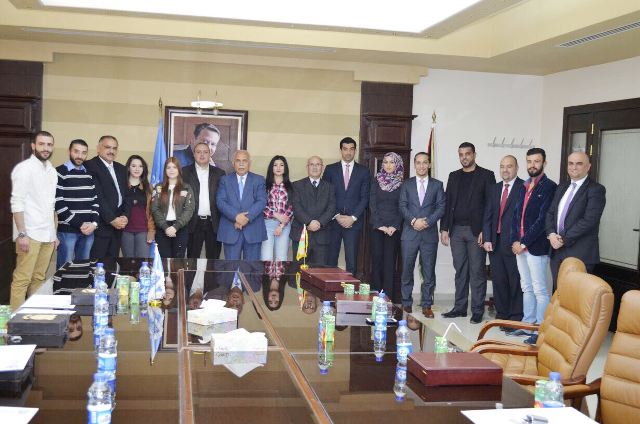 الحوراني يكرم الفائزين من عمان الاهلية