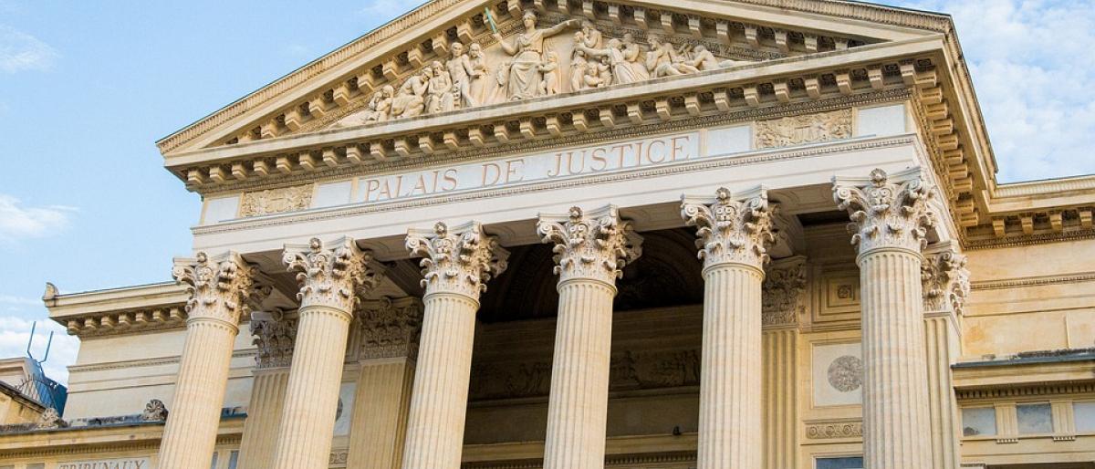 محكمة فرنسية تقضي بنزع أجهزة الإعاشة