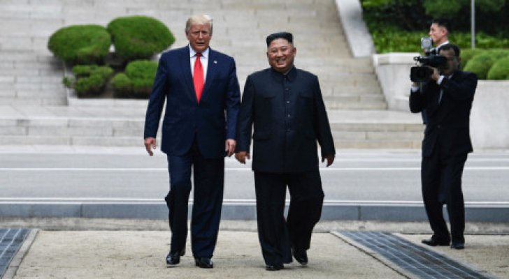 ترمب يعبر الحدود إلى كوريا الشمالية