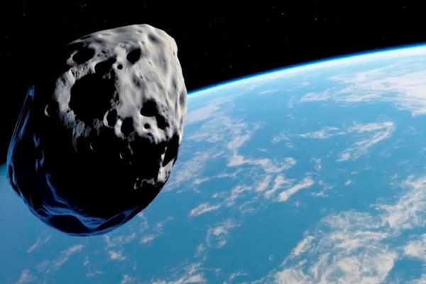 فلكي أردني ينفي ارتطام ’كويكب‘ بالأرض