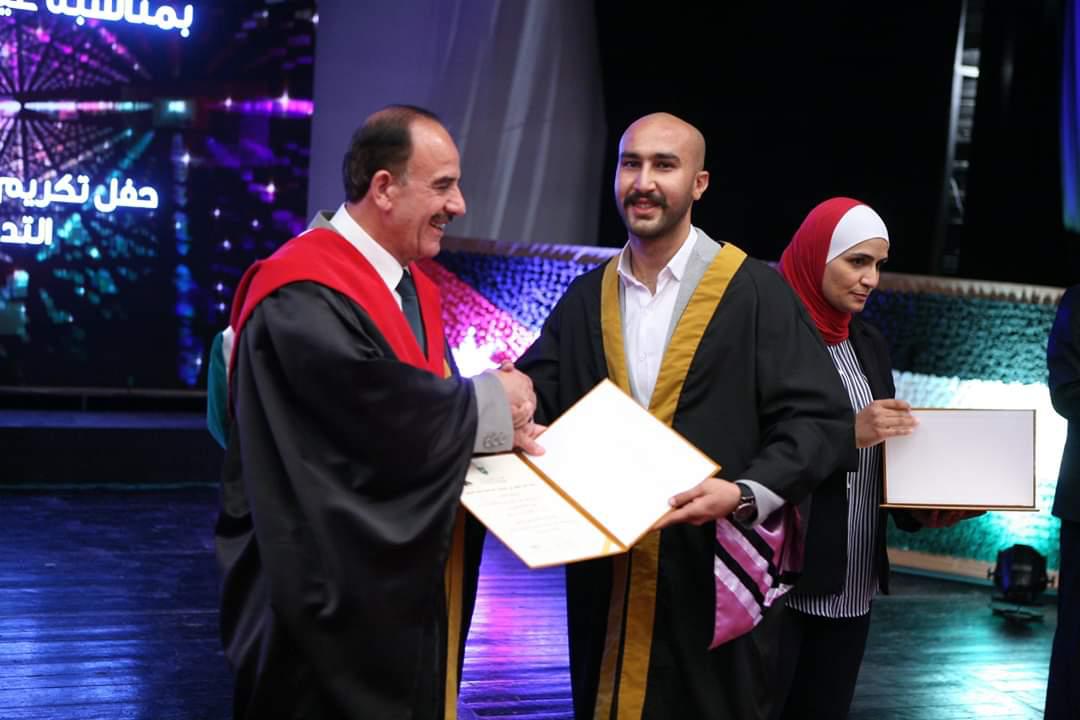 محمد الضمور يكرّم على تفوقه في