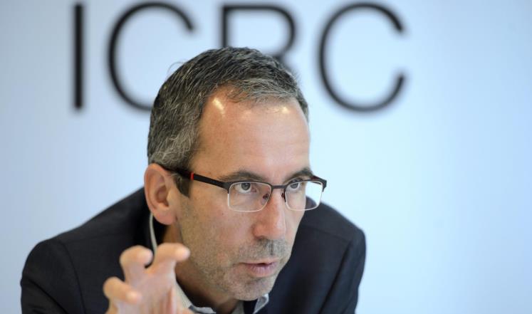 الصليب الأحمر يفاوض النظام لإنقاذ نازحي