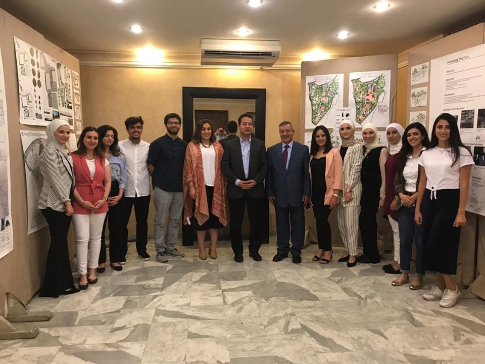 ابو رمان ورويضان يلتقيان مجموعة من