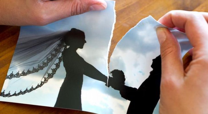 خليجي يطلق زوجته بسبب مرض ’الصدفية‘