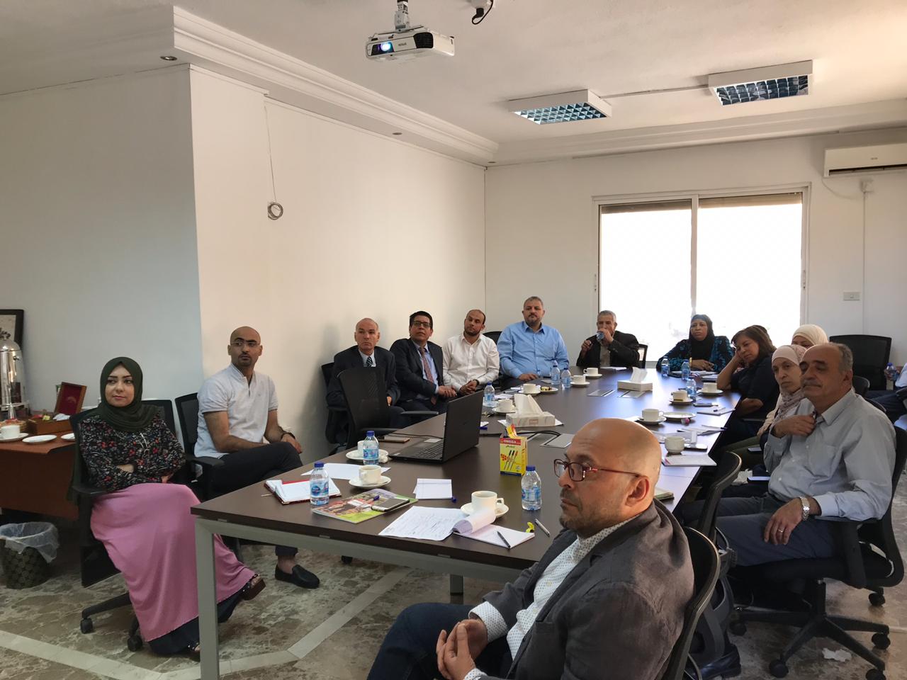 اللجنة الفنية للنهوض بالعمل اللائق في