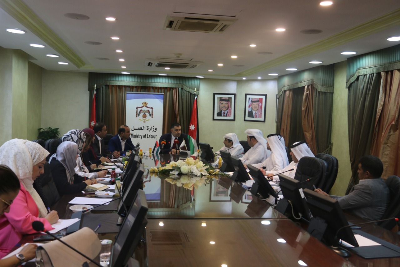 650 معلما الى قطر خلال أيام