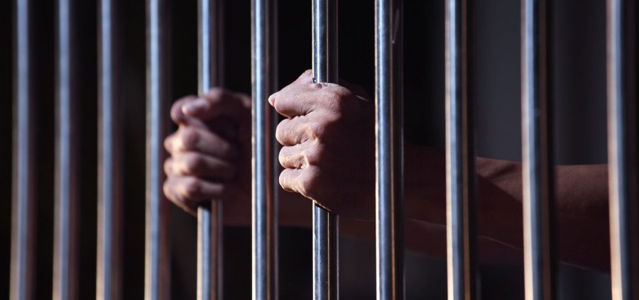 القبض على 59 شخصا من مطلقي