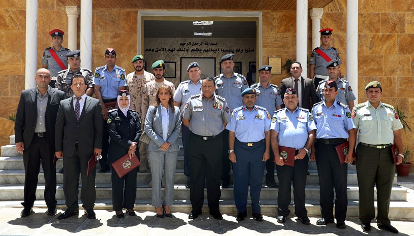 غنيمات تحاضر في ختام دورة الإعلام