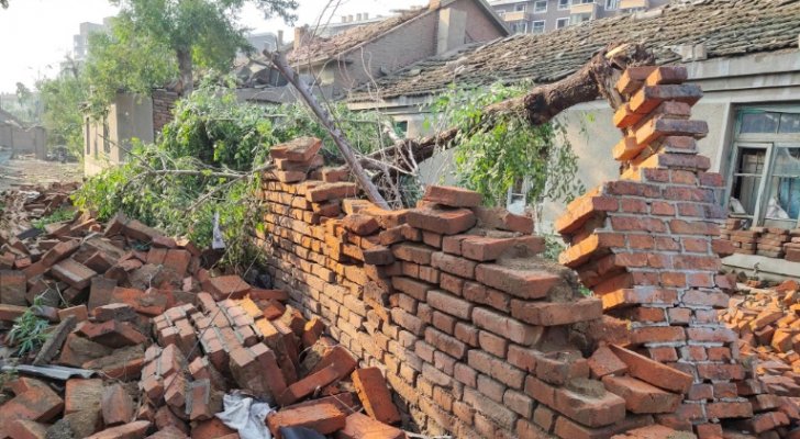 ستة قتلى ونحو مئتي جريح في