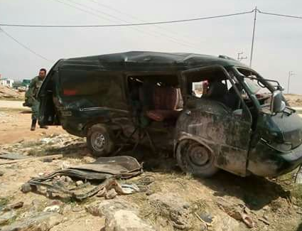 15 اصابة بتدهور باص صغير في