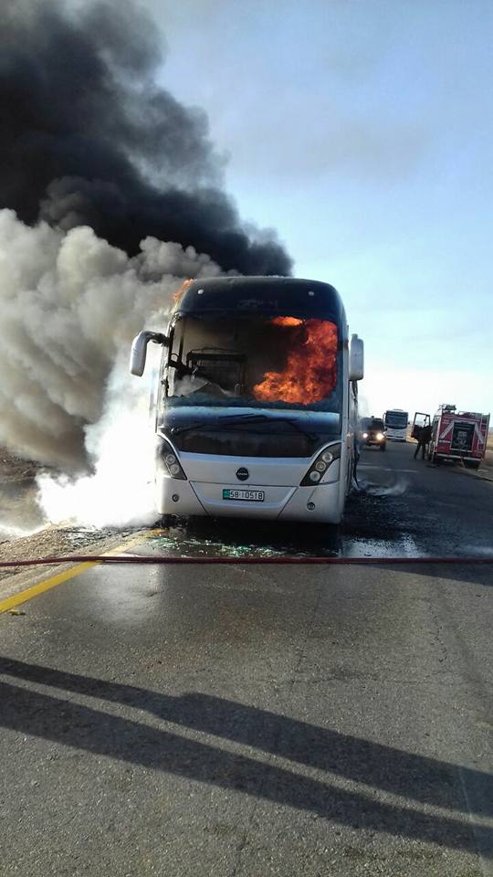 معان.. احتراق حافلة نقل عمومي في