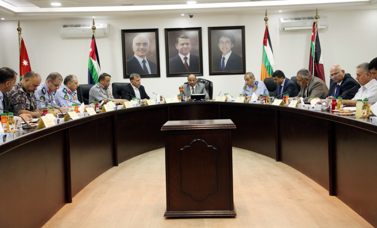 وزير الداخلية يتوعد ’المعتدين‘ على الكوادر