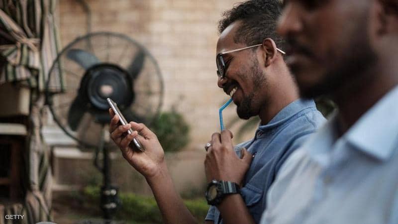 عودة الإنترنت لشبكات الهاتف النقال في