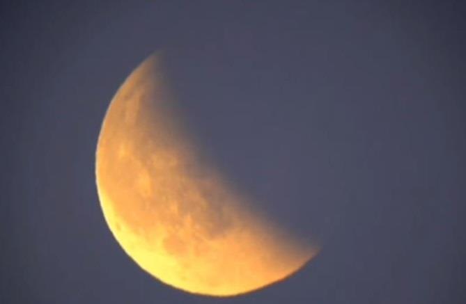 خسوف جزئي للقمر بـ 16 تموز