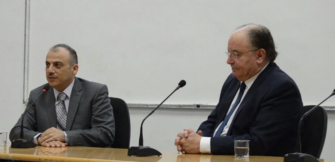 الدكتور فاضل الزعبي يحاضر في المركز