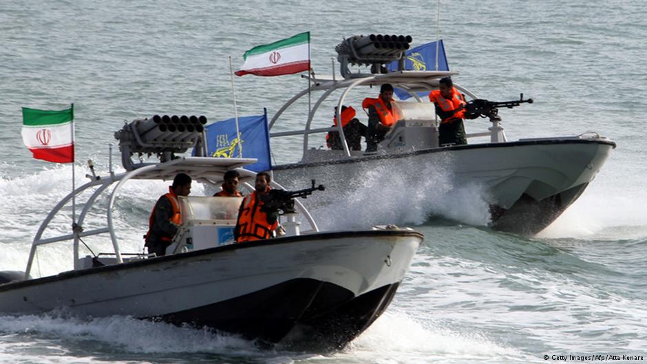 «الدفاع البريطانية»: زوارق إيرانية حاولت اعتراض