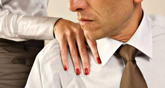 في بلد عربي .. الرجال اكثر