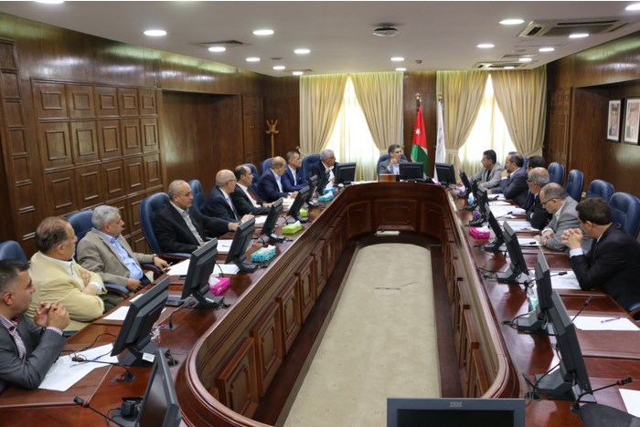 الرحاحلة: التقاعد المبكر.. مقلق