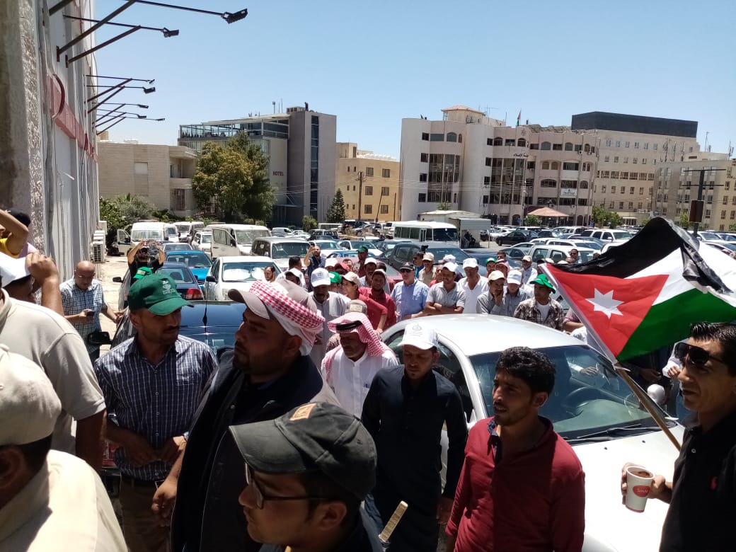 المزارعون يعتصمون في محيط الدوار الرابع