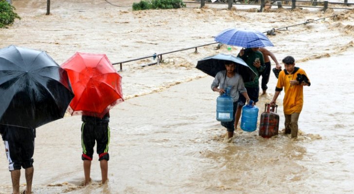 مصرع 50 شخصا على الأقل جراء