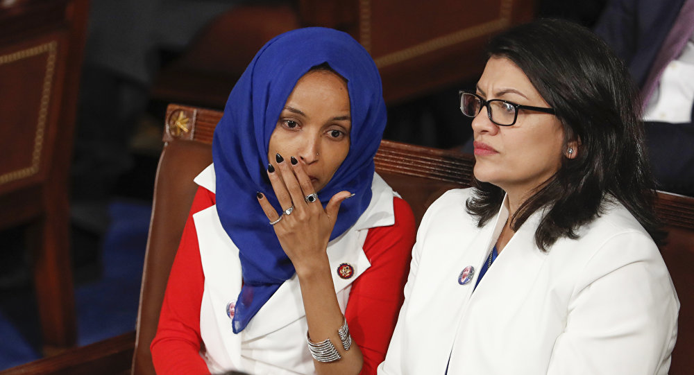 هجوم جديد.. ترامب يدعو نائبتين مسلمتين