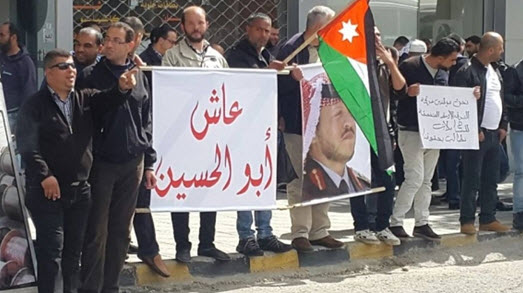 عمّان.. عمال الكوابل يعتصمون (صور)