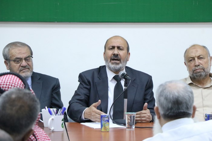 العضايلة خلال لقاء فرع الحزب في