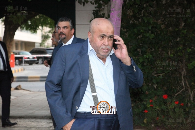 عطية يوجه 14 سؤالا للرزاز حول