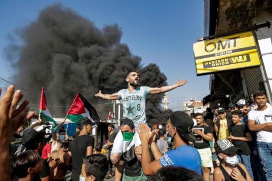 فلسطينيو لبنان يحتجون على منعهم من