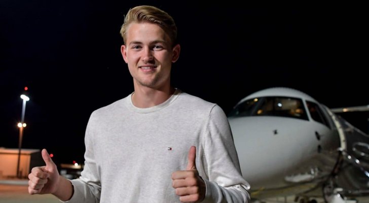 رسميا .. دي ليخت إلى يوفنتوس